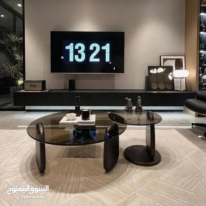 طاولة قهوة عصرية بسطح زجاجي أنيييق وتصميم حديث   هالطاولة بتجمع بين التصميم العصري والبساطة الراقية