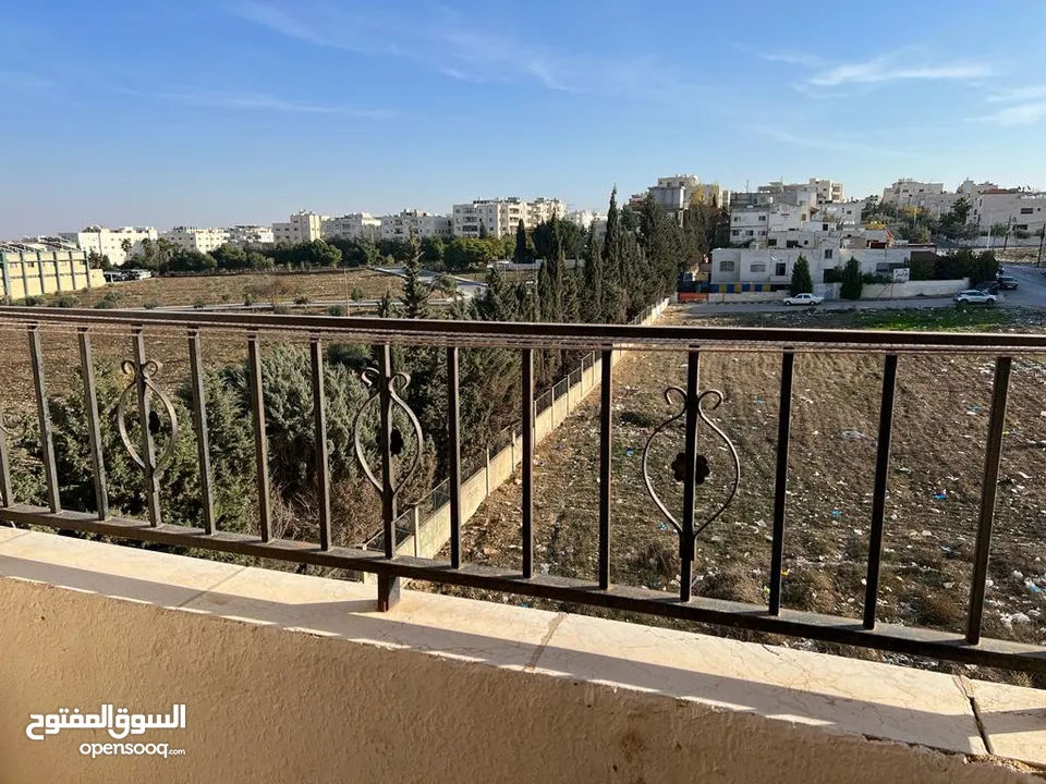 شقة (استديو) للبيع، اربد مقابل البوابة الجنوبية لجامعة اليرموك