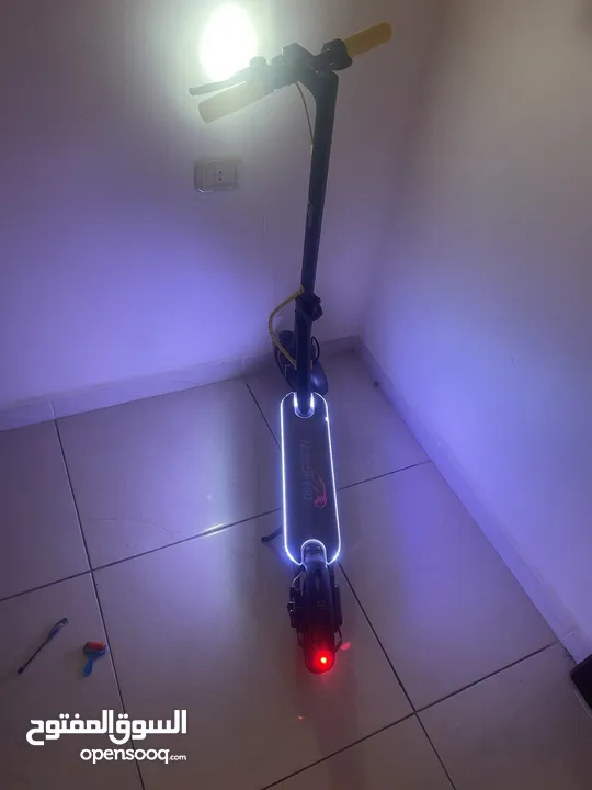 سكوتر كهربائي للبيع بحاله ممتازه