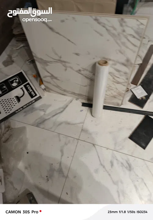 شروات بلاط مشكل داخل معرض للبيع بسعر مغري جدا وشاور حمام زجاج مع ارضيه جديد للبيع