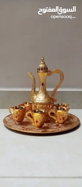 طقم زمزم ذهبي فاخر 8 قطع طقم ابريق مع 6 فناجين وصينيه مميز ديكور منظر