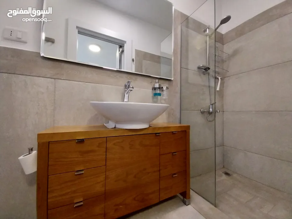شقة للايجار في الويبده  ( Property 35312 )-175081260