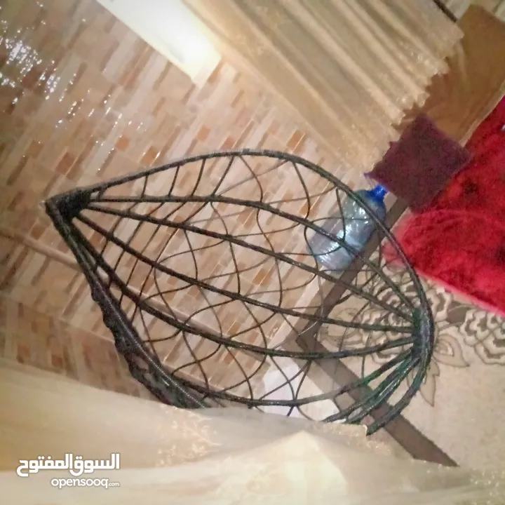 استمتع بأوقات الاسترخاء مع مرجيحة عش البلبل: التصميم العصري والراحة المطلقة لجلساتك في الحديقة أو ال