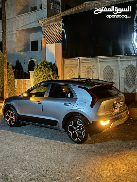 كيا نيرو 2025 Kia niro للإيجار ب افضل الأسعار مكتب الصقر الأسود لتأجير السيارات.