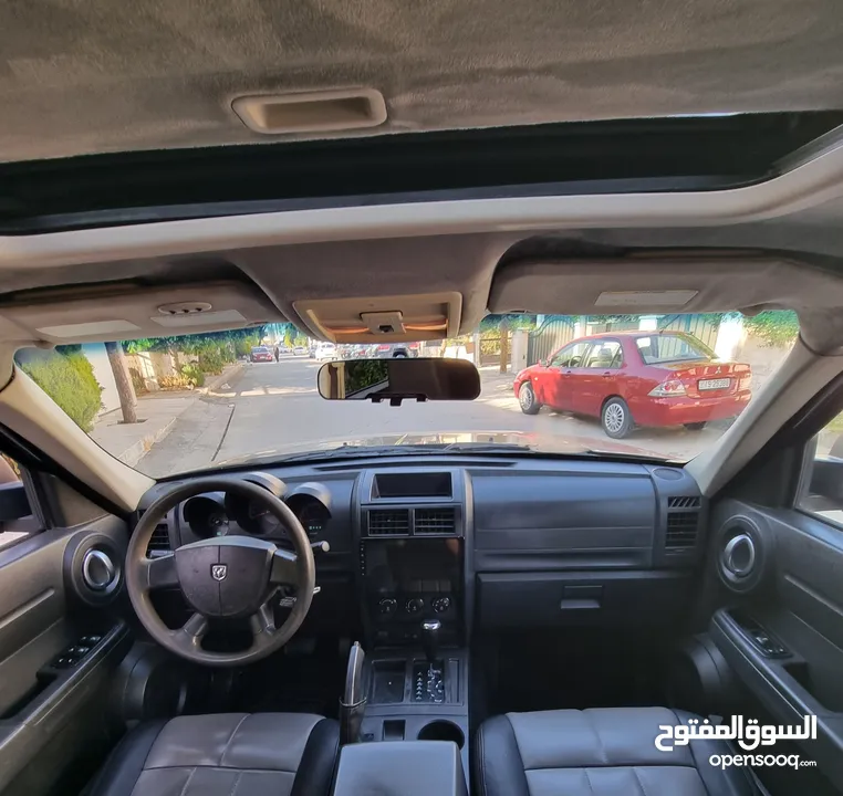 2007 Dodge Nitro SLT فحص كامل أعلى صنف بحالة الوكالة