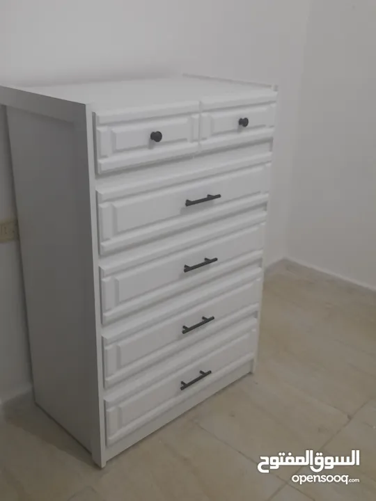 كمدينات جميع الوان اتواليت تسريحه جميع المقاسات خشب لاتيه او حسب الطلب