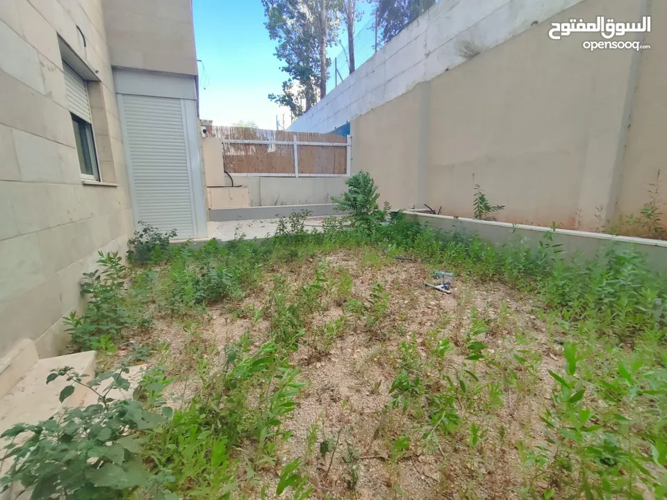 شقة شبه مفروشة للإيجار – عين منجد، شارع إسكان المهندسين