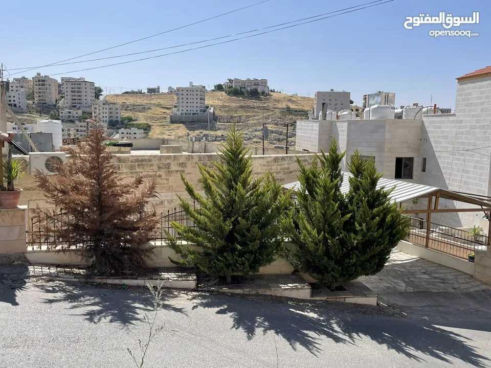 سطح للبيع في إسكان المهندسين السلط