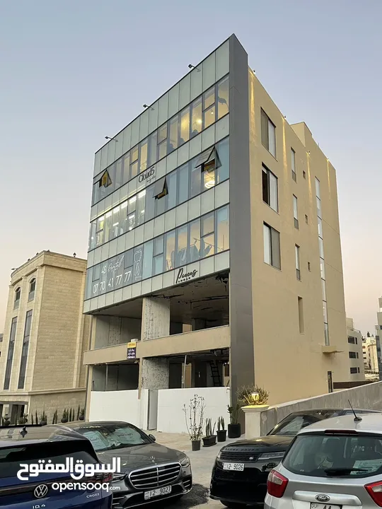 محلات تجارية ومكاتب للإيجار ضمن مجمع تجاري جديد وموقع مميز جدا جدا.