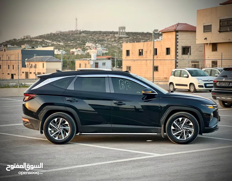 هونداي توسان/2022 فل الفل فتحة سقف بانوراما  2x4 ///240Hp بنزين + كهرباء  ( Haybrid) 1600cc