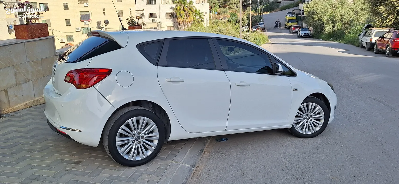 أوبل أسترا ( J ) موديل 2013 تسير 2016 ، بوضع الشركة