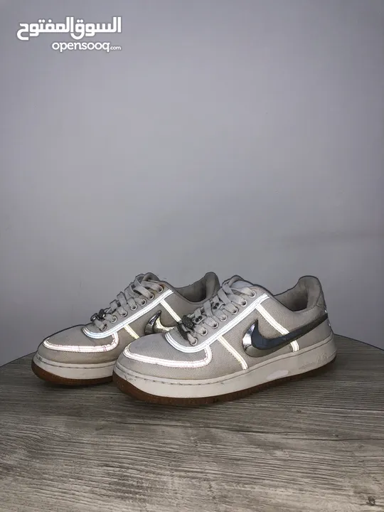 Authentic Nike shoes for sale reply to know the price and the sizes