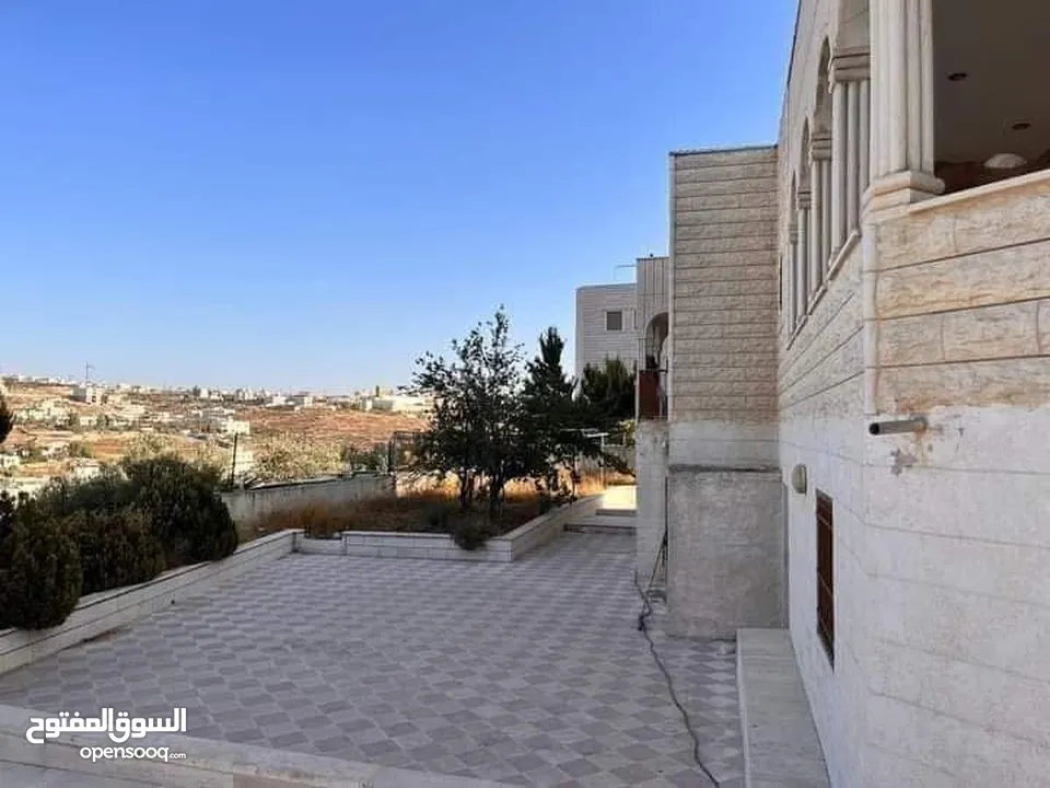 بيت مستقل ڤيلا جانبية مميزة للبيع في بني نعيم قضاء الخليل وعليه اطلالة جميلة جدا وفي منطقة مرتفعة