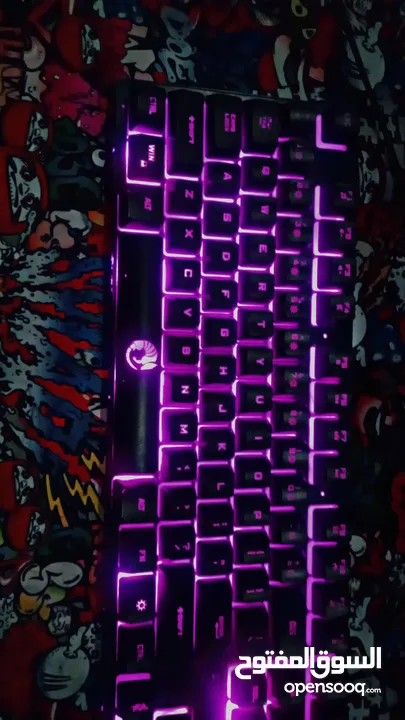 "عيش تجربة اللعب الكاملة مع كيبورد RGB بإضاءة متغيرة وتحكم كامل"