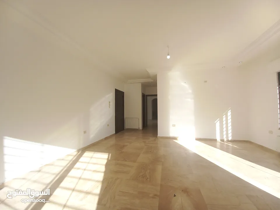 شقة غير مفروشة للايجار في دير غبار  ( Property 34320 ) سنوي فقط