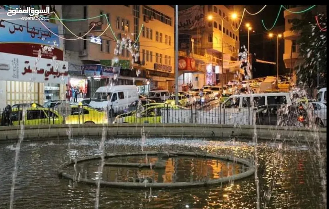 (محل تجاري للبيع خلو )مع سدة كاملة على طول المحل