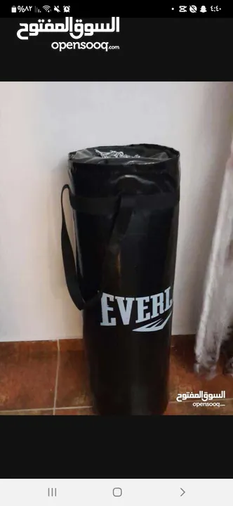 كيس ملاكمه طول 100cm وعرض 30cm مستعمل بحاله جيده اربد الحي الشرقي يوجد جنزيل التعليق و شنكل فقط