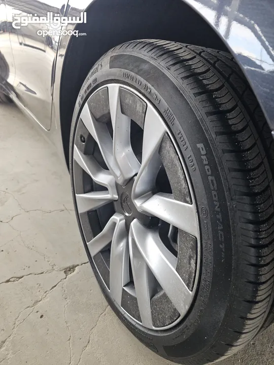 Tesla 3 2024