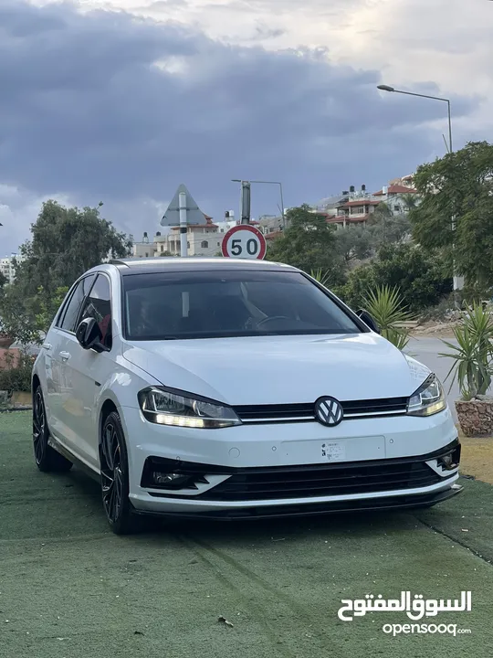 فولكس فاجن جلف MK7.5 2018 فل الفل بحالة الشركة