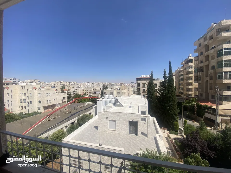 شقة سكنية نضيفة وفاخرة للبيع ، مفروش او بدون فرش في خلدا بالقرب من مدارس الدر المنثور