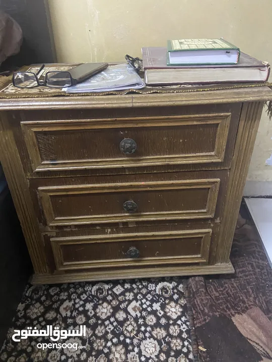 تخت وكومدينتين للبيع