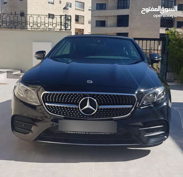 مرسيدس Convertible  E200 AMG لون اسود موديل 2018 وارد الوكاله بحاله ممتازة-بنزين