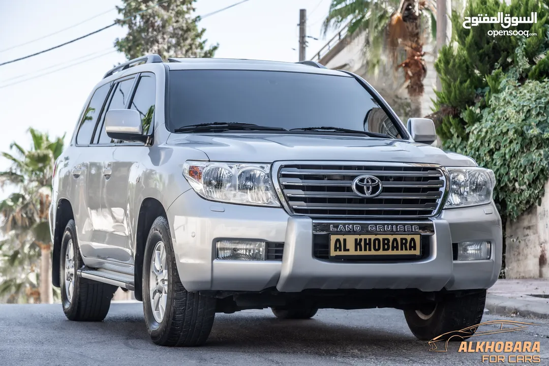 Toyota Land Cruiser Gx-r 2010 V8  السيارة مميزة جدا و قطعت مسافة 115,000 كيلو   محرك :  4700 سي سي