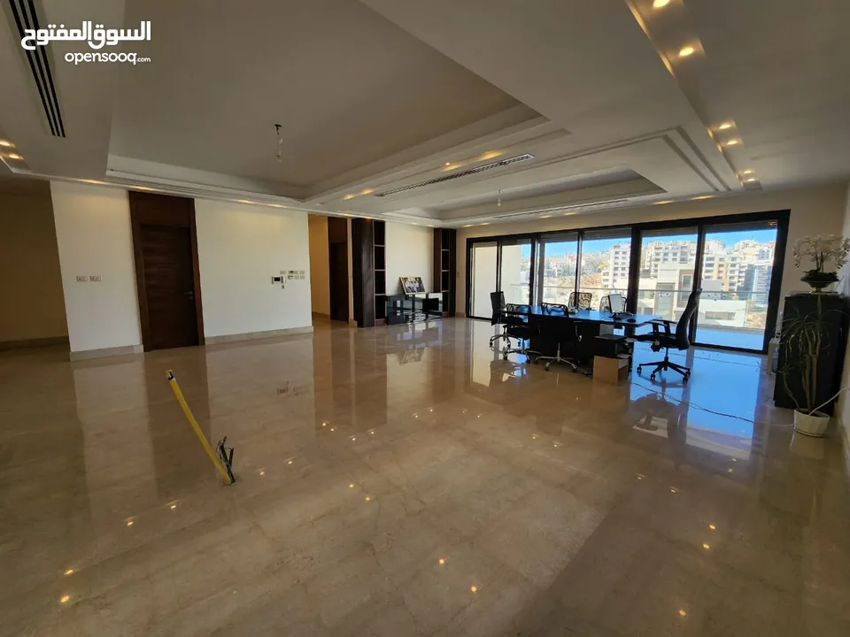 شقة طابقية فاخرة للبيع في عبدون  ref : 14389