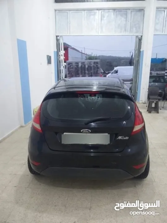 فورد فيستا للبيع