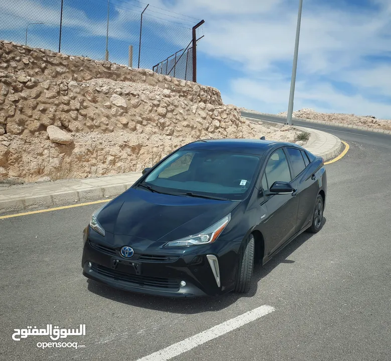 تويوتا بريوس 2022 XLE فحص كامل فل ما عدا الفتحة صنف بيرسونا TOYOTA PRIUS 2022 XLE FULLY LODED