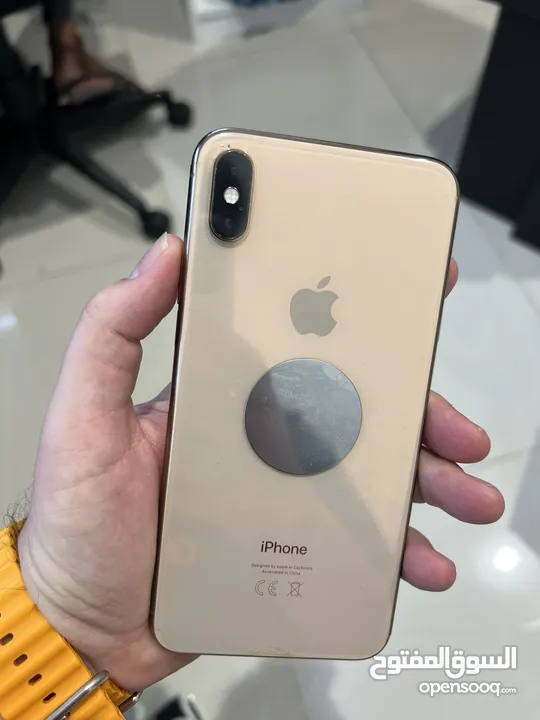 iPhone XS Max gold, and white