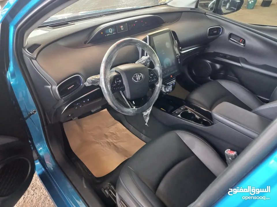 TOYOTA PRIUS HYBRID LIMITED 2022(تويوتا بريوس ليمتيد هايبرد 2022 )