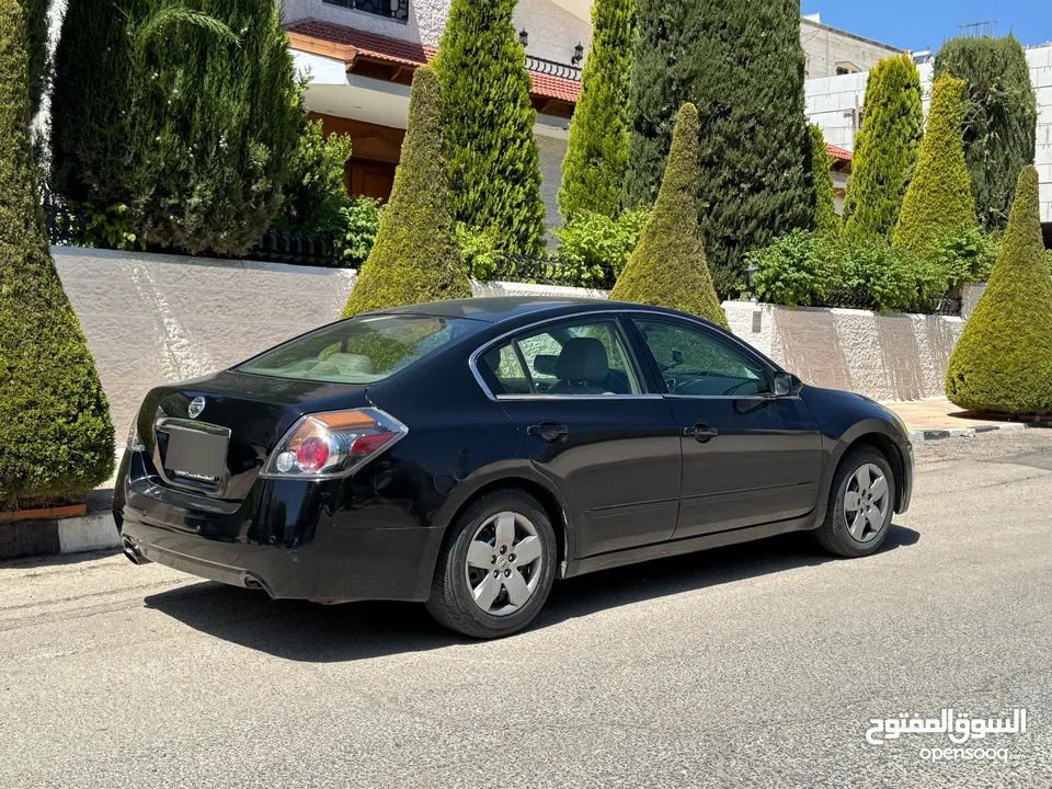 نيسان التيما بحالة ممتازة جدا بنزين