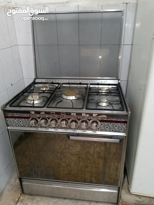 غاز 5عيون نحاس نظام 7مفاتيح بشتغل شواية وفرن مع بعض حجم80×60 فل ستانليس ستيل   موجود بالبقعة وعالفحص