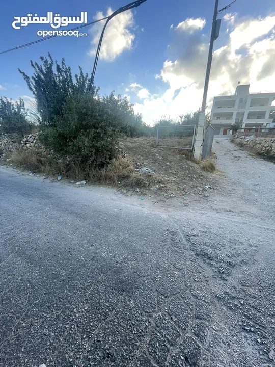 ارض للبيع بنص السعر و دقيقة عن خط ستين و 10 دقايق عن راس الجورة ، موقع ممتاز واصل كافة الخدمات