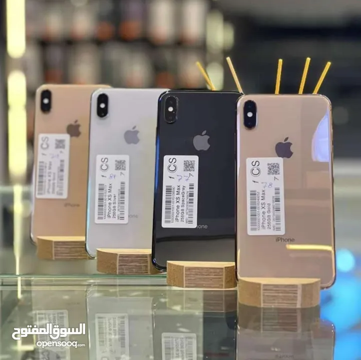 متوفر ايفونات  XS اصلي جيجا 64 و 256 بطاريات مشكل هدية كفر ولزقة وشاحن الاصلي متوفر توصيل