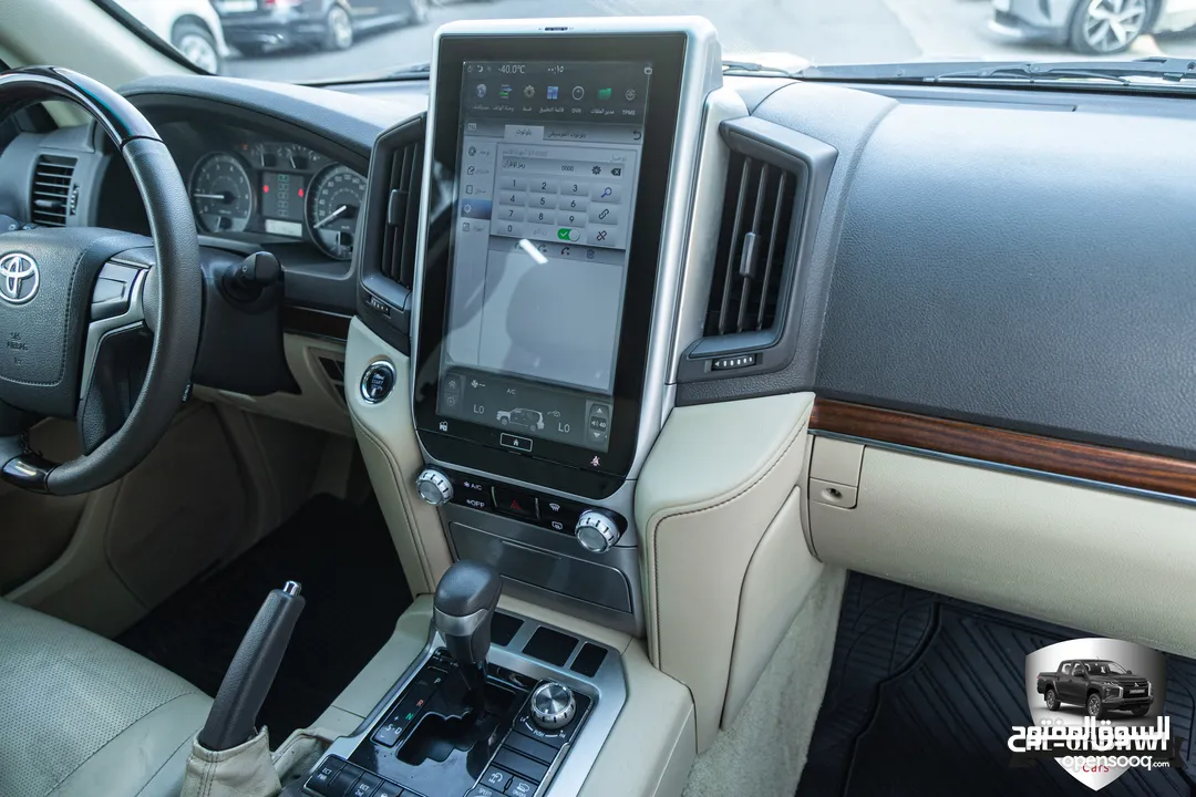 Toyota Land Cruiser 2017 Gx-r V8  السيارة بحالة الوكالة و قطعت مسافة 141,000 كم   اللون : اسود