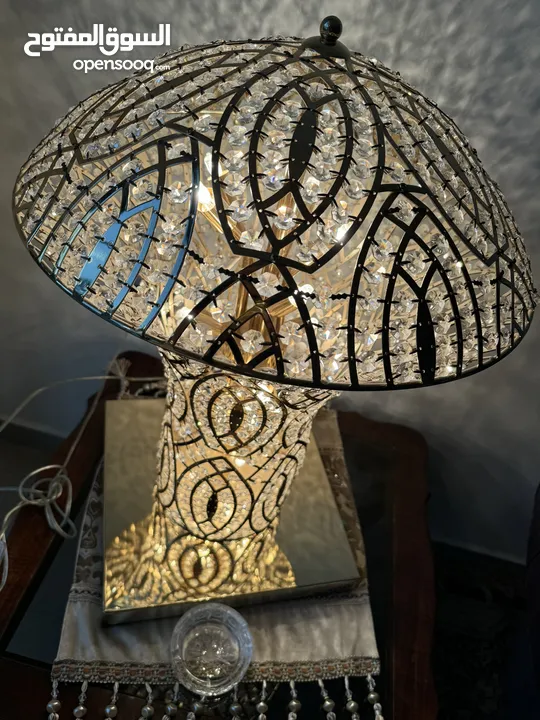 Table lamp مصباح طاوله فخم بالكرستال بحالة ممتازة