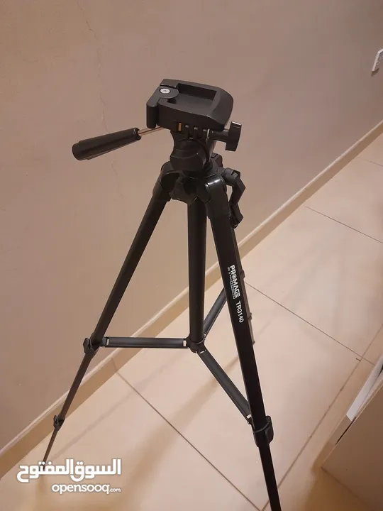 Canon DSLR 2000D Camera, EF-S 18-55 III kit + Promage Camera Tripod  for Sale