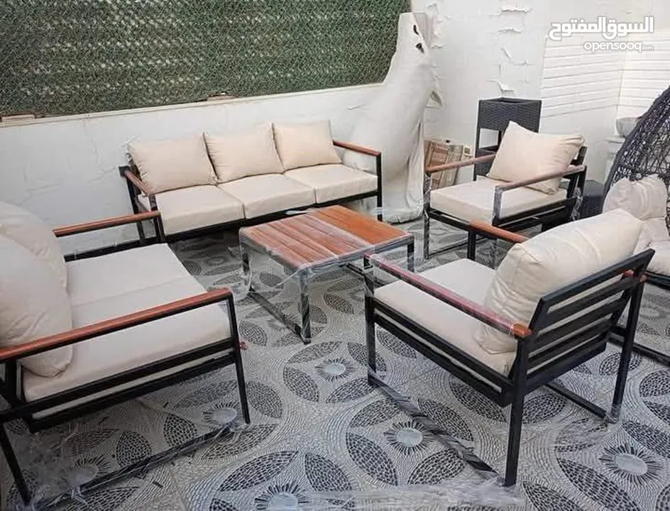 طقم حديد شيك جدا للحدائق و الأماكن الخارجية