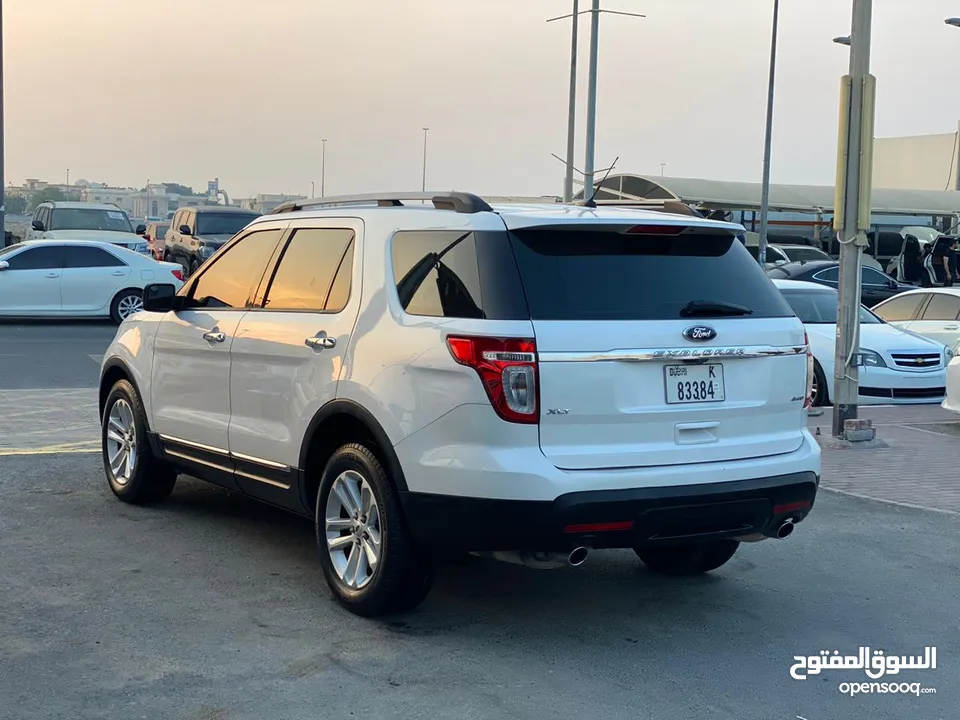 Ford Explorer XLT white 2013