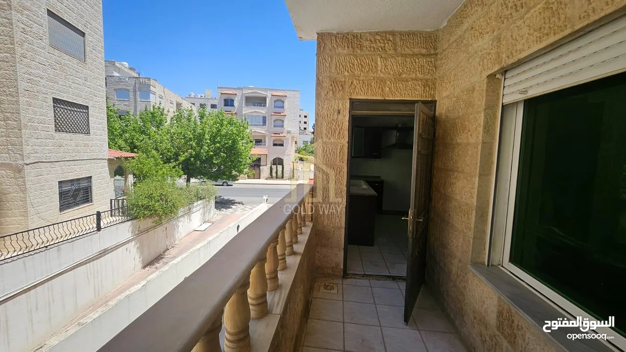 في أجمل مناطق خلدا(بالقرب من روان كيك) عمارة عائلية تملك شقة طابق أول 140م بسعر مميز/ ref 9507