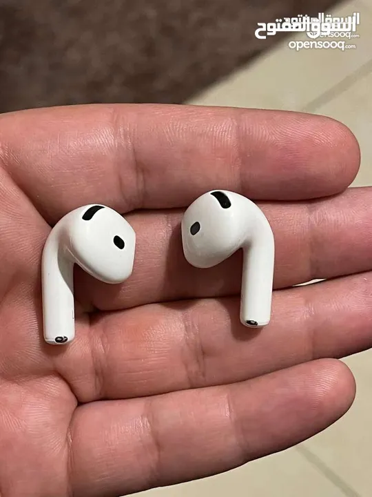 أختار الأصلي وريح راسك النسخة الأحدث والأقوى  بطارية تصل إلى 5ساعات من الأستخدام Apple AirPods 4 AN