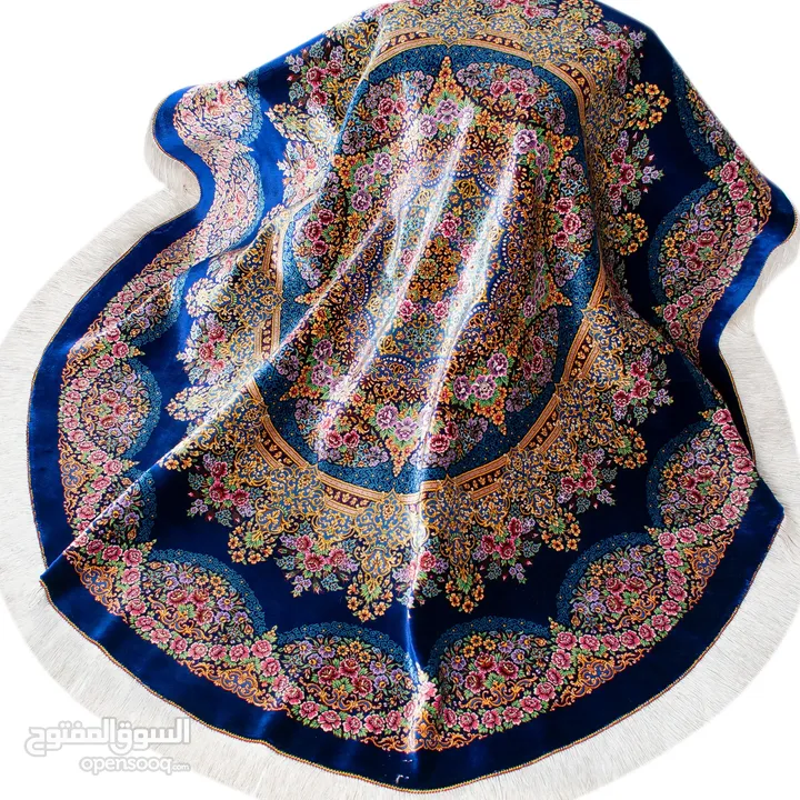 سجادة حرير ایرانیة يدويا نسيج ایران قم، كلها من الحرير silk carpet , Persian handmade silk Rug