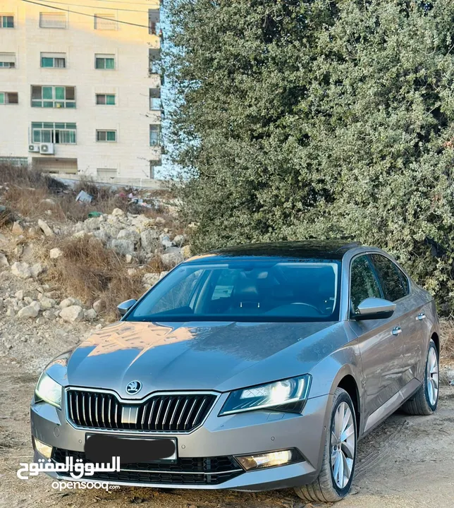 سكودا سوبير بنزين 2019 قوه محرك 2000 بجي 4 /4 280حصان تامين وترخيص شامل لعام كامل عداد قليل