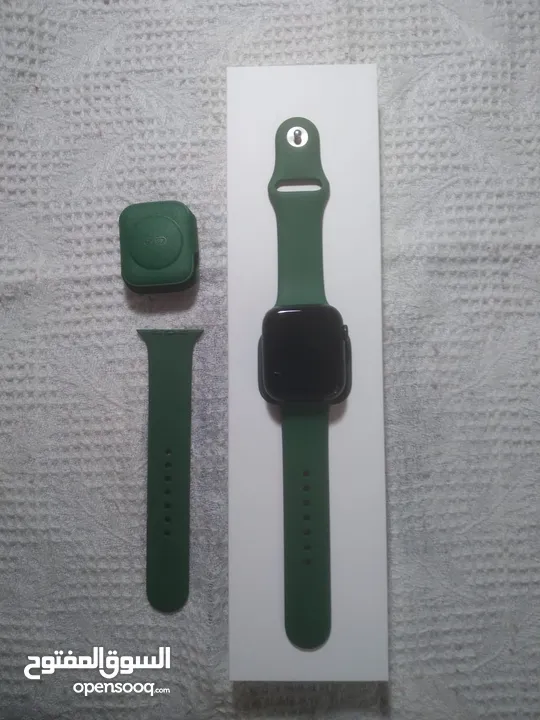 Apple Watch Series 7 Green Aluminum Case Clover Sport Band/ التواصل عن طريق الواتساب