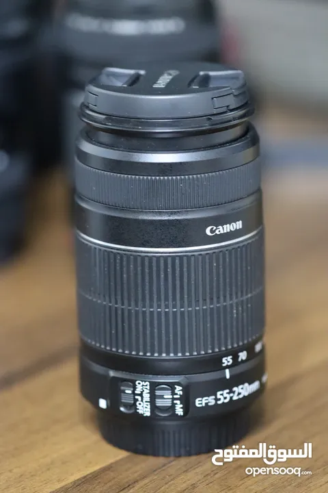 كاميرا كانون  Canon 250D مع كامل اغراضها  ومجموعة عدسات إحترافية (شبه جديدة) للبيع بسعر مغري جدا جدا