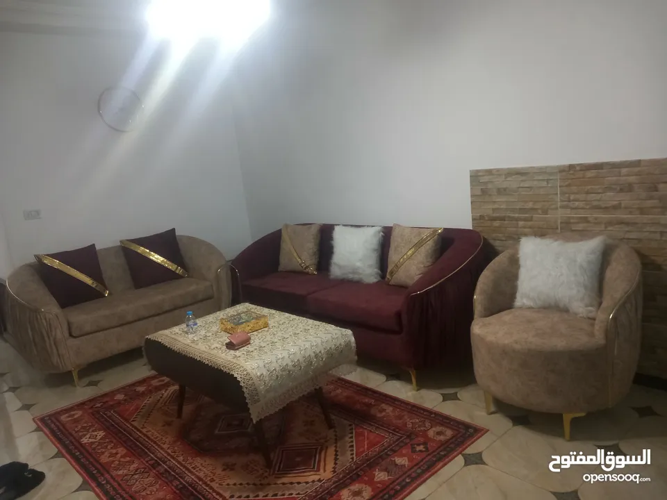 طقم كنب غرفة ضيوف بحال الوكاله للبيع بدون الطاولات الطقم فخم عالواقع