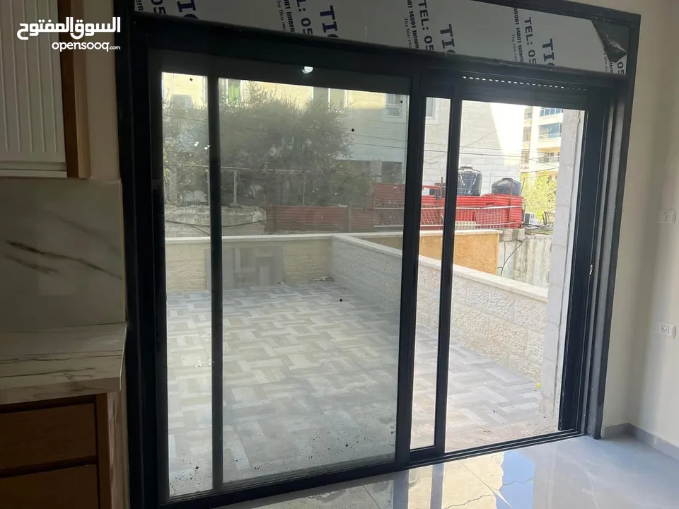 شق للبيع طابق ارضي مع حديقه