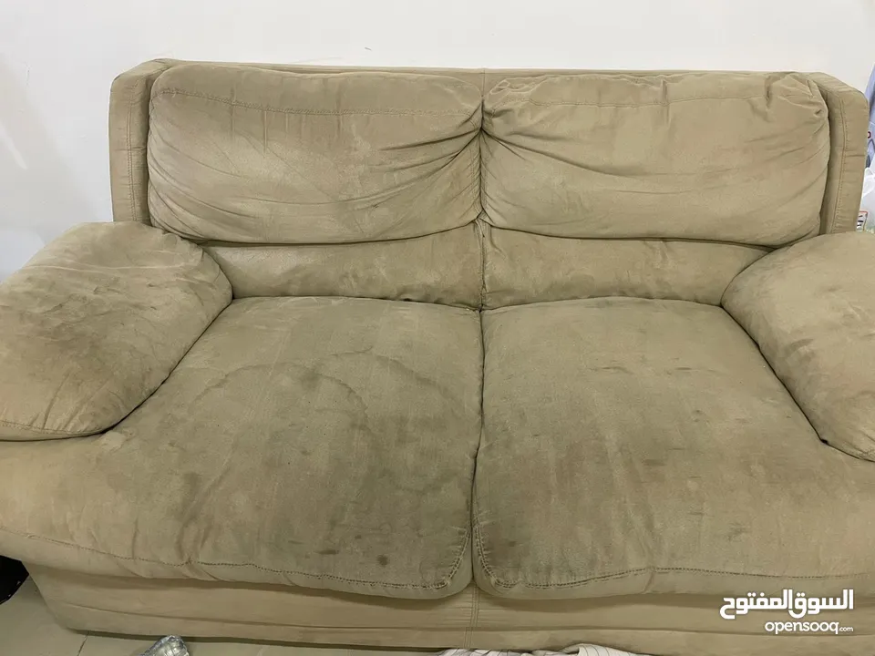 Home center Couch living 400 dhs